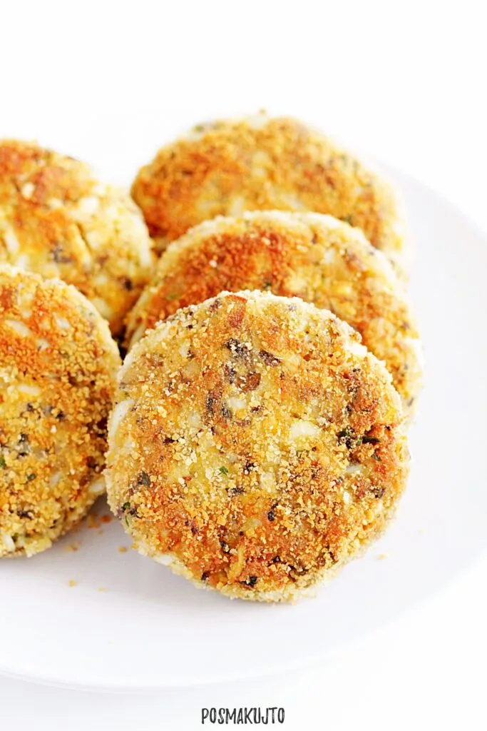 Kotlety jajeczne z pieczarkami