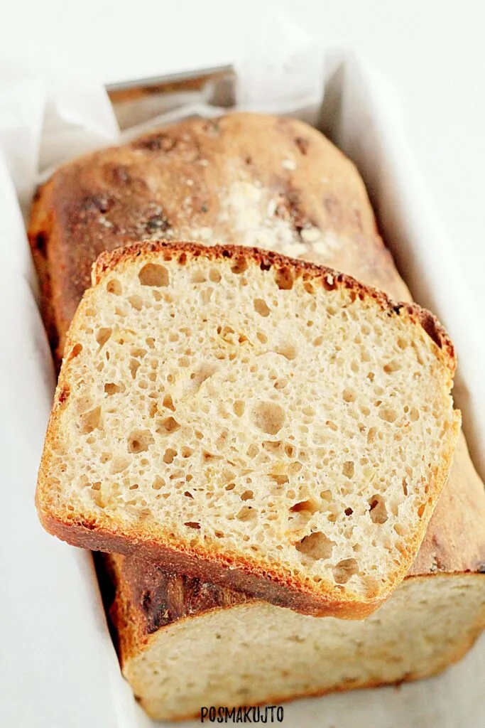 Chleb pszenno-żytni z cebulą na zakwasie