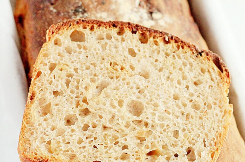 Chleb pszenno-żytni z cebulą na zakwasie