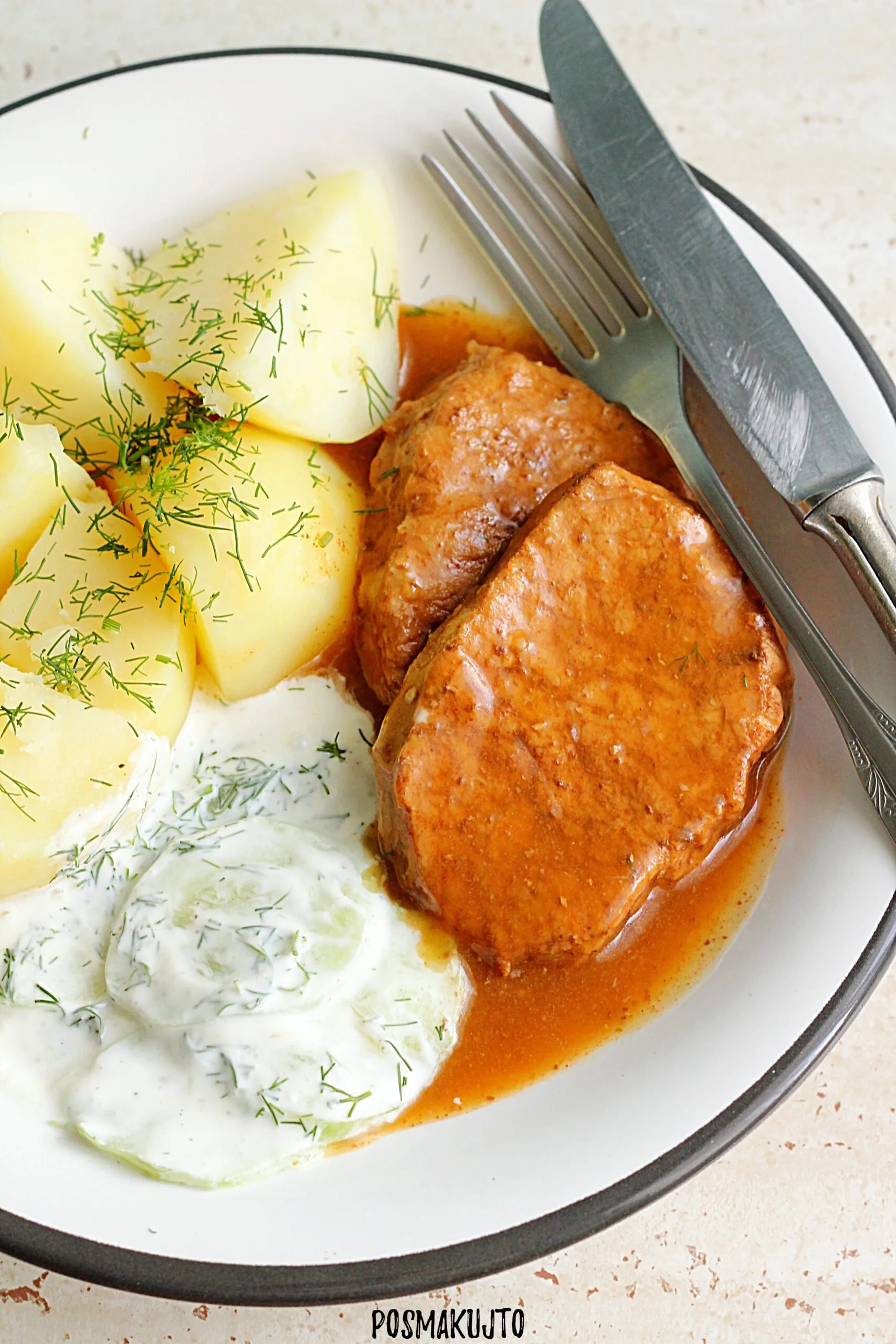 Obiad na niedziele? Schab gotowany w sosie własnym.