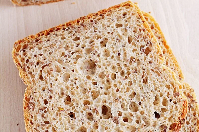 Chleb pszenny razowy z siemieniem lnianym