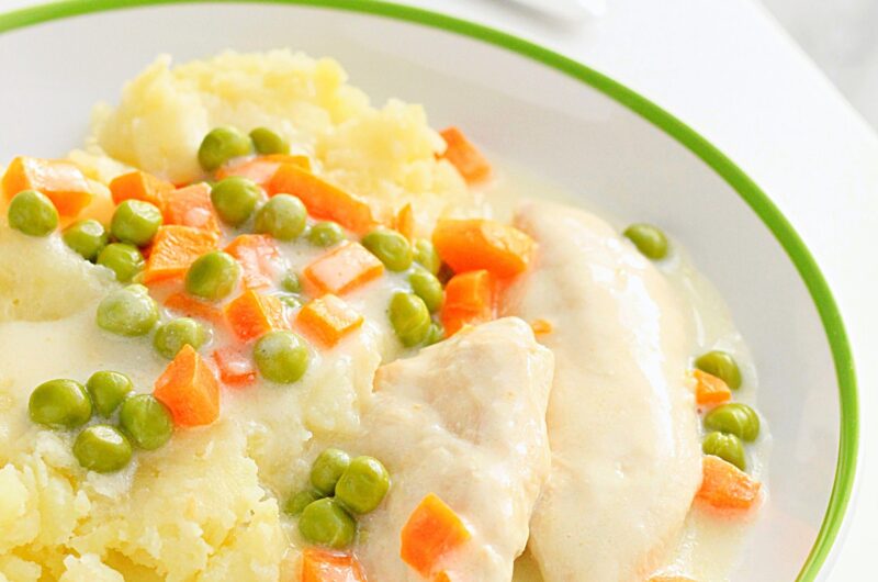 Ekspresowa potrawka z kurczaka z marchewką i groszkiem