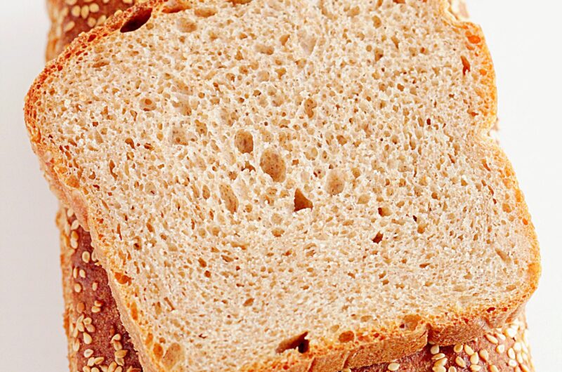 Pełnoziarnisty chleb orkiszowy