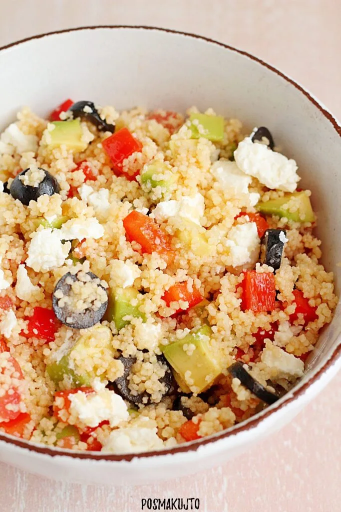 Sałatka z kuskusem i awokado