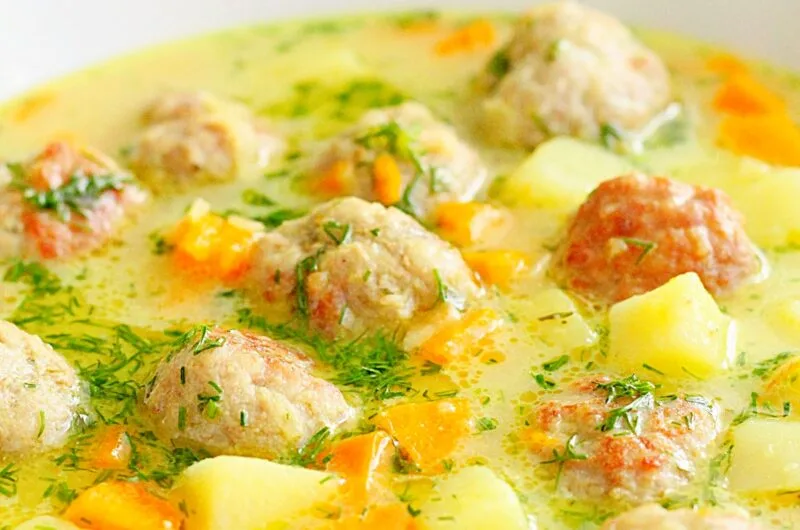 Zupa koperkowa z pulpetami