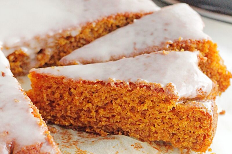 Ciasto dyniowe z lukrem pomarańczowym – puszyste i wilgotne!