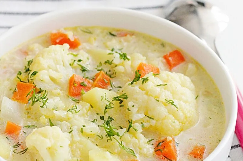 Zupa kalafiorowa z ziemniakami i marchewką