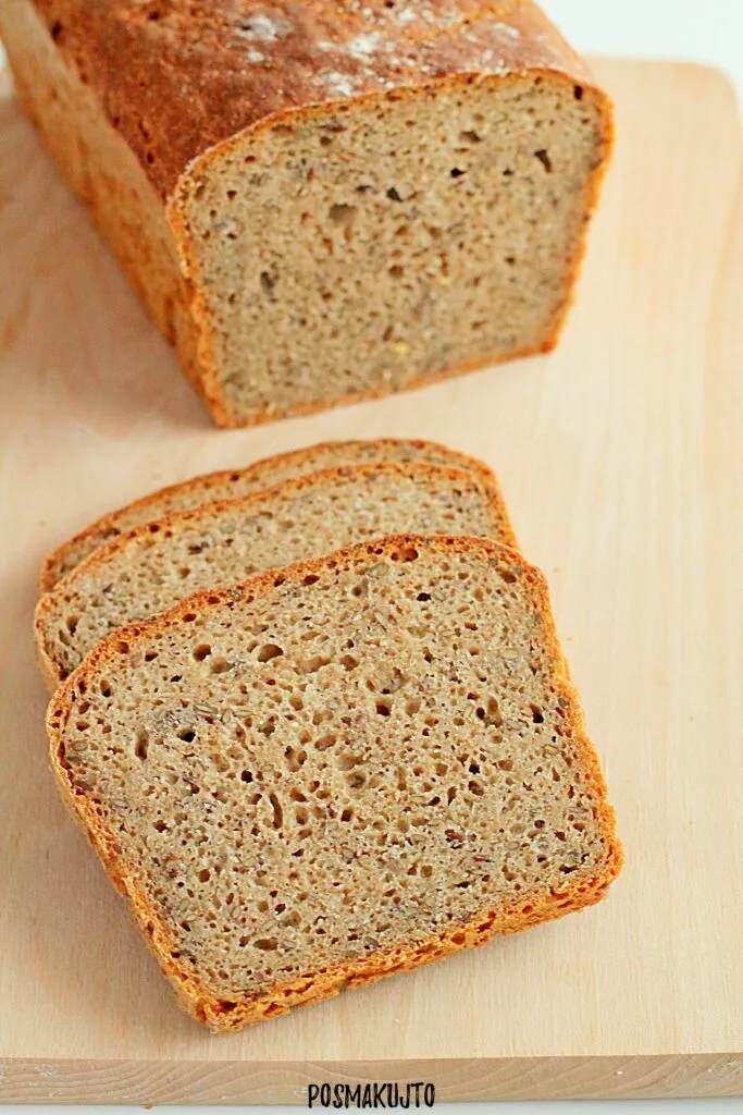 Chleb mieszany na zakwasie z siemieniem lnianym