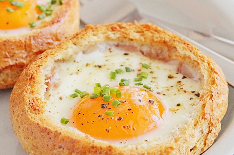 Jajko pieczone w bułce