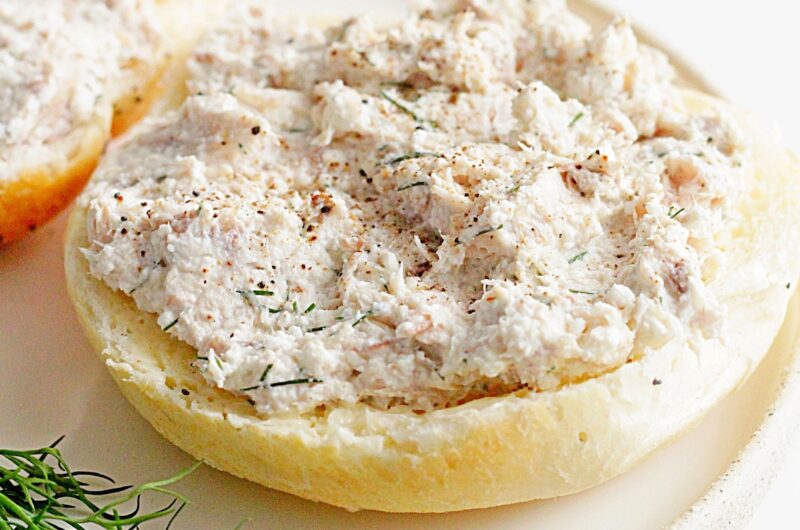 Na kanapki : pasta z wędzonej makreli i twarogu