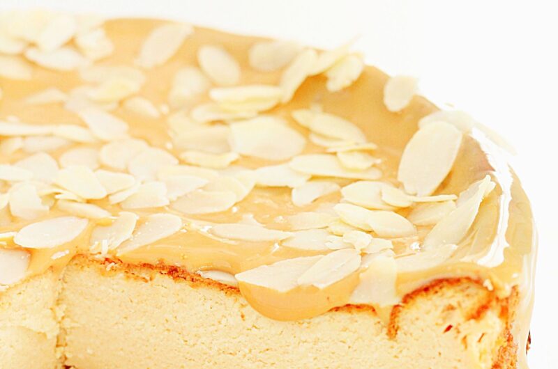 Sernik krówka (z masą kajmakową)