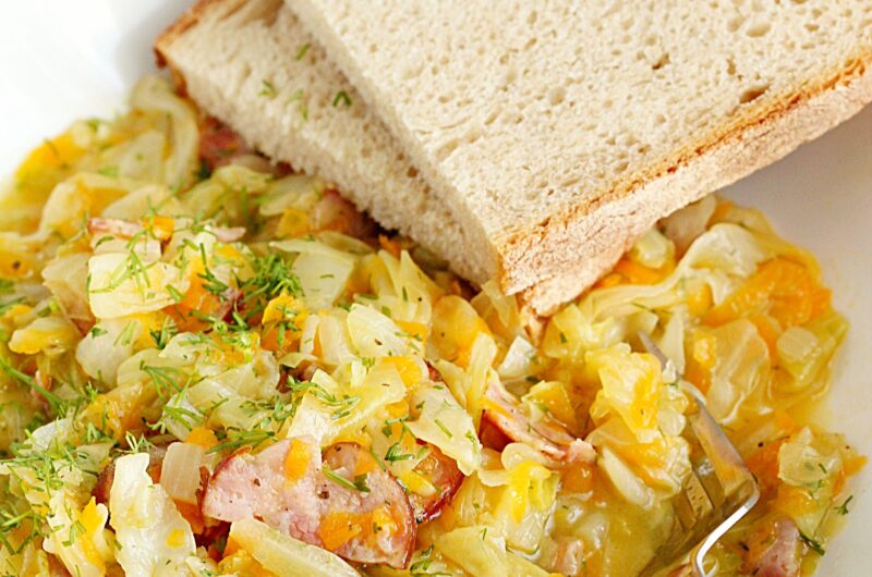 Bigos z młodej kapusty