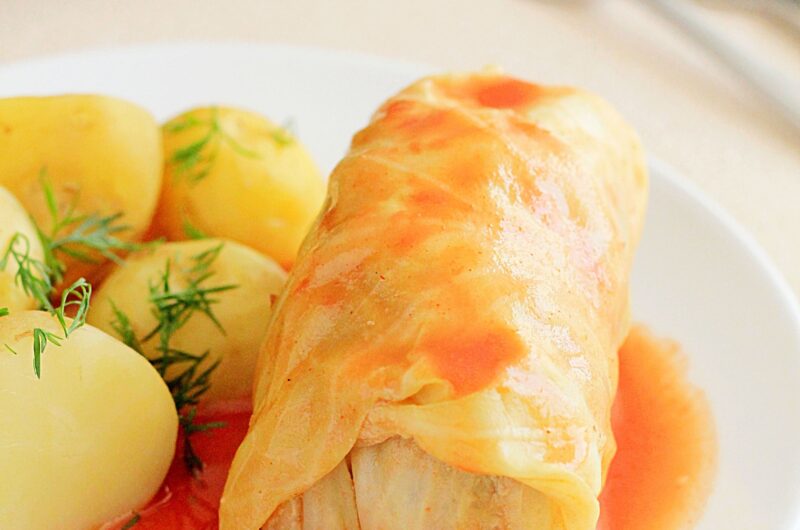 Tradycyjne gołąbki z młodej kapusty