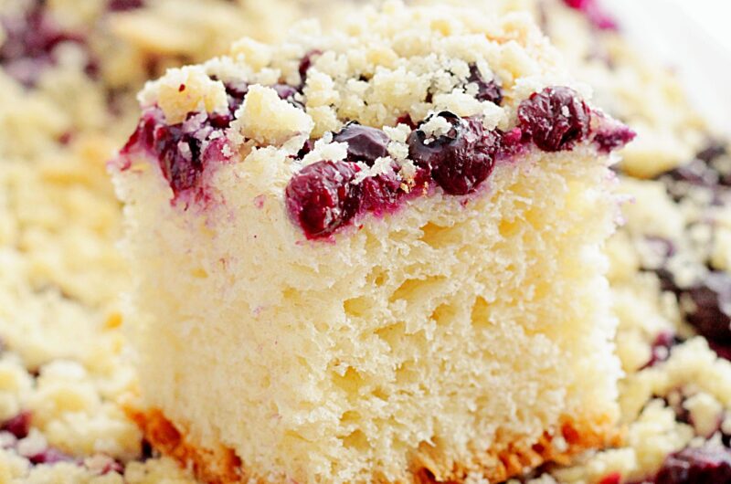 Ciasto drożdżowe z borówką amerykańską i kruszonką