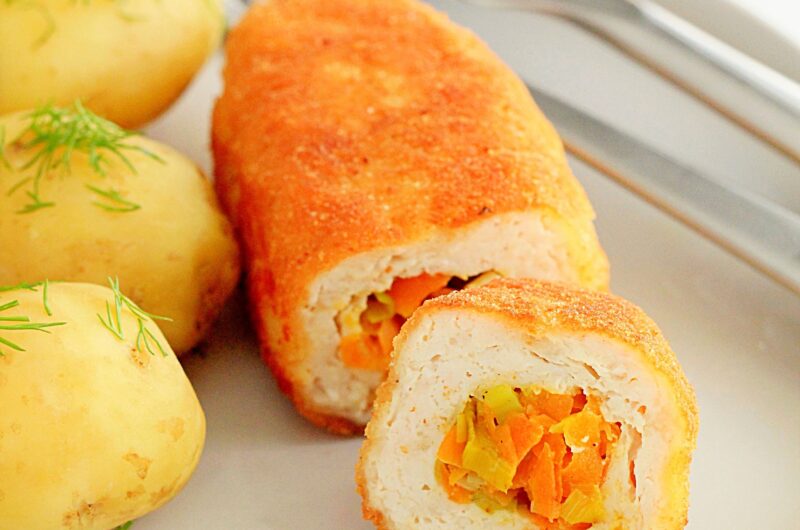 Roladki z piersi kurczaka faszerowane duszonym porem i marchewką