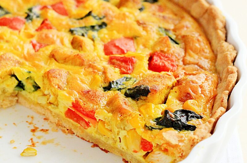 Tarta z kurczakiem curry, papryką, szpinakiem i kukurydzą