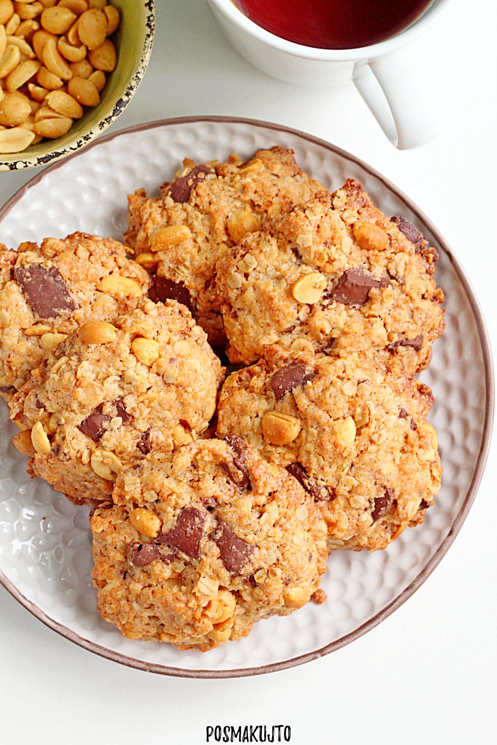 Ciasteczka owsiane z czekoladą i orzeszkami ziemnymi