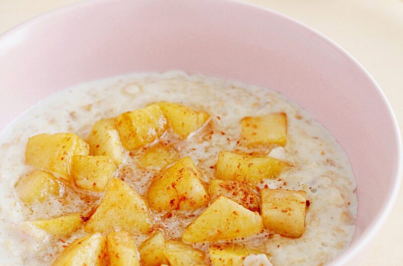 Owsianka z prażonymi jabłkami