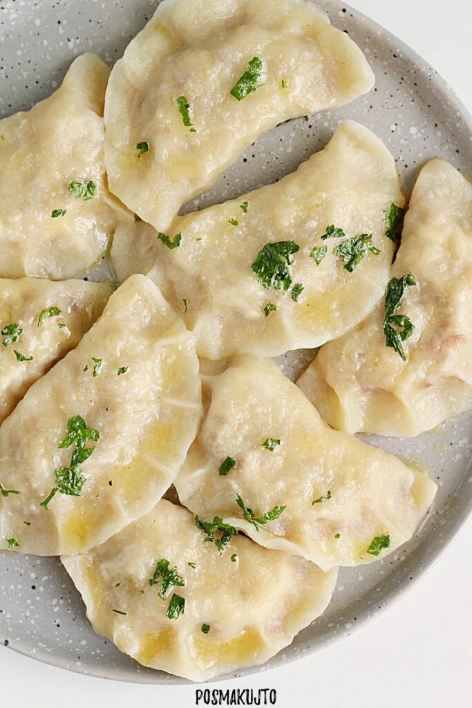 pierogi z kasza gryczana i twarogiem wedzonym