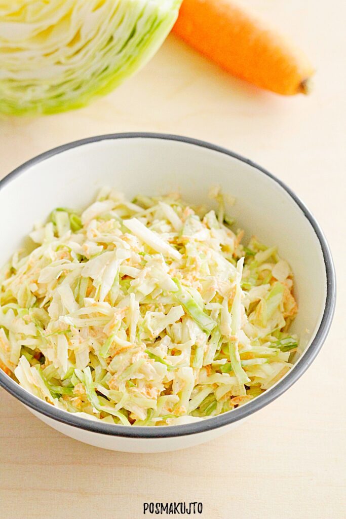 Domowy coleslaw – szybka surówka z kapusty i marchewki