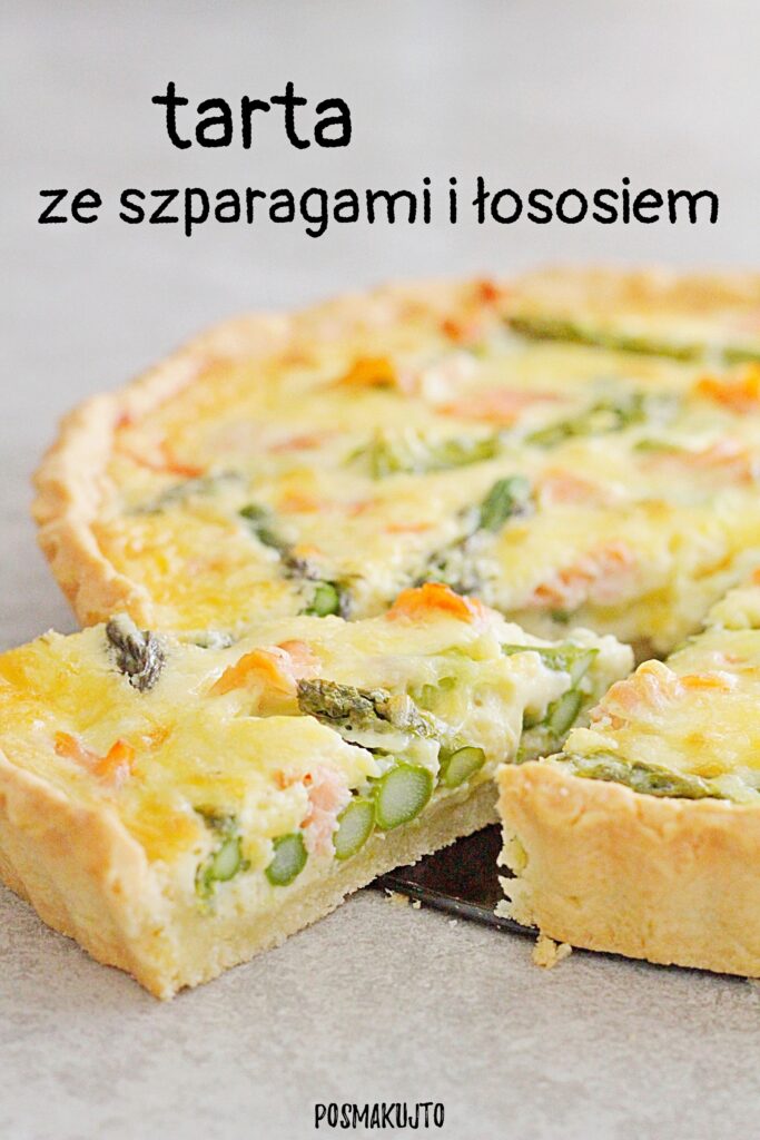 Wiosenna tarta ze szparagami i łososiem