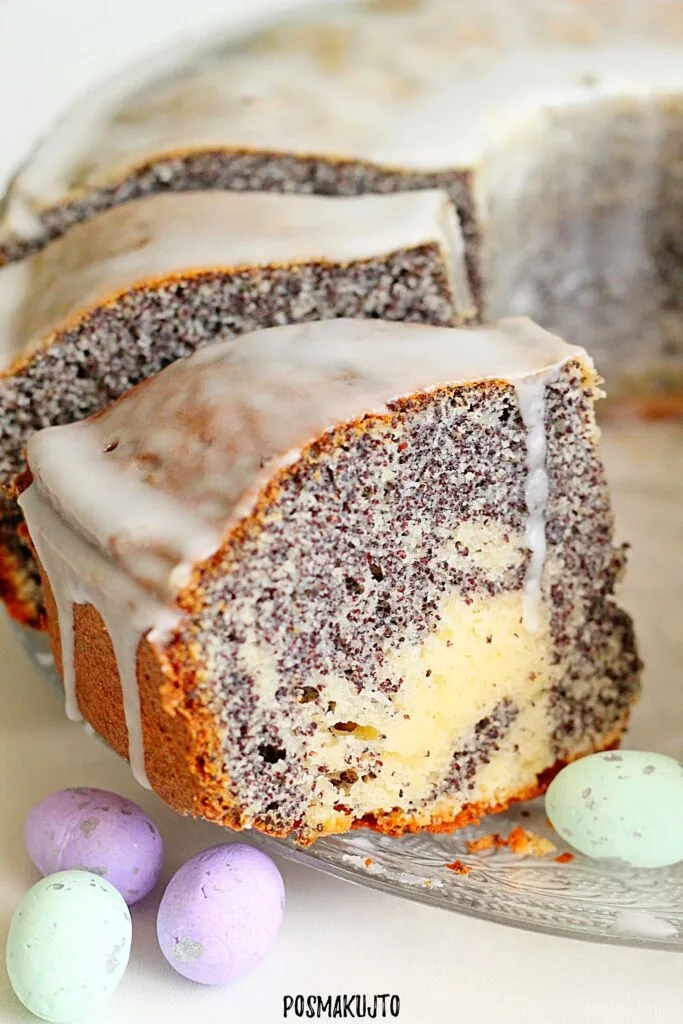 Przepis na babkę makowo-serową – idealna na święta