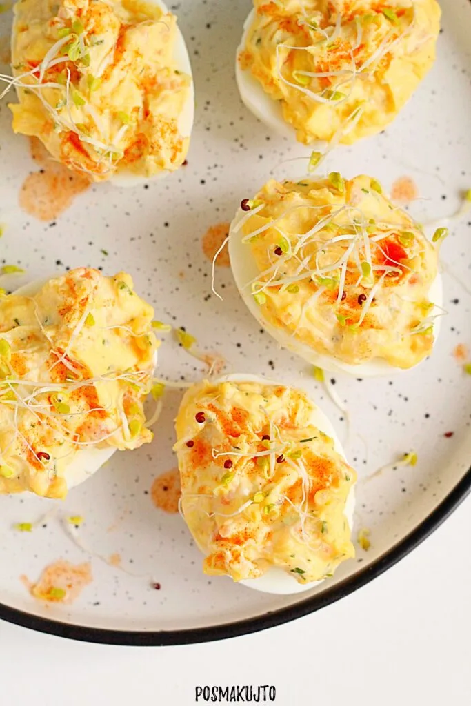 Diabelskie jajka – pomysł na pikantne jajka faszerowane krok po kroku