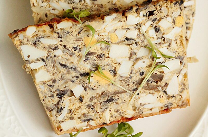 Pasztet jajeczny z pieczarkami