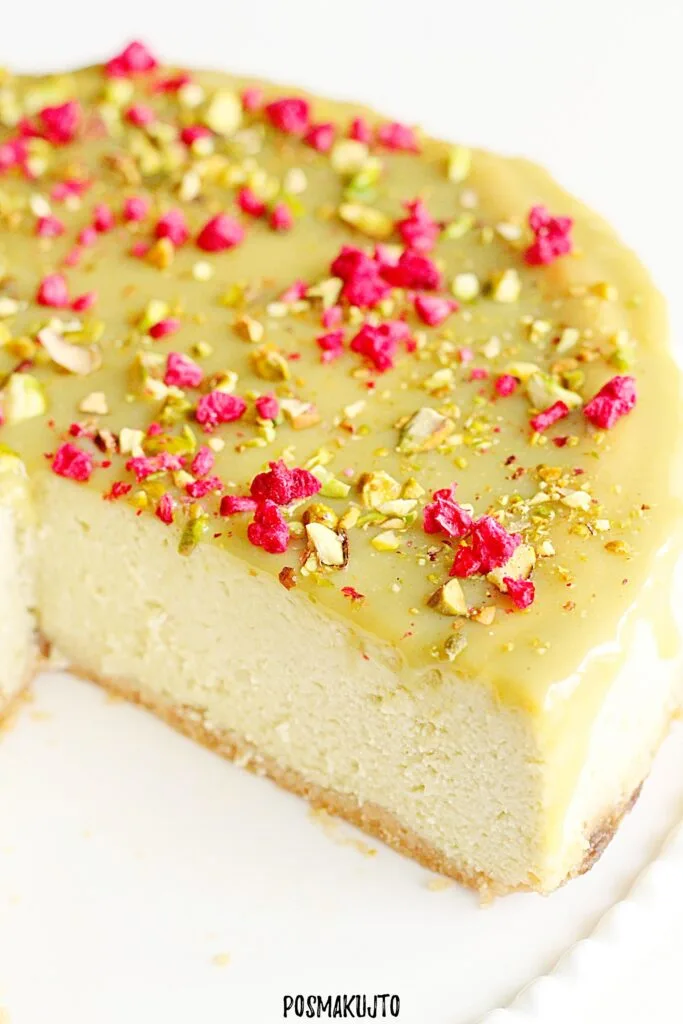 Wyjątkowy sernik pistacjowy – idealny deser dla miłośników pistacji