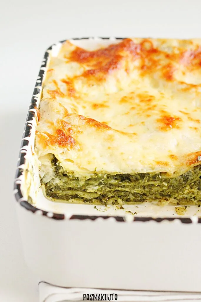 Lasagne ze szpinakiem – łatwy przepis na zieloną, warzywną lasagne
