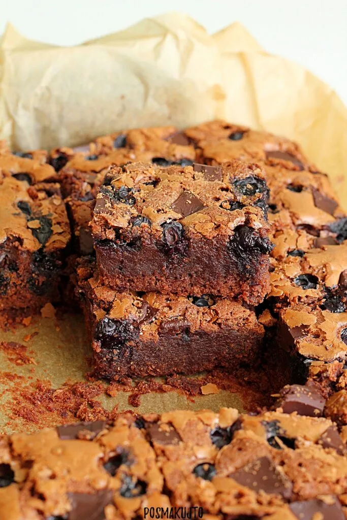 brownie z borówkami