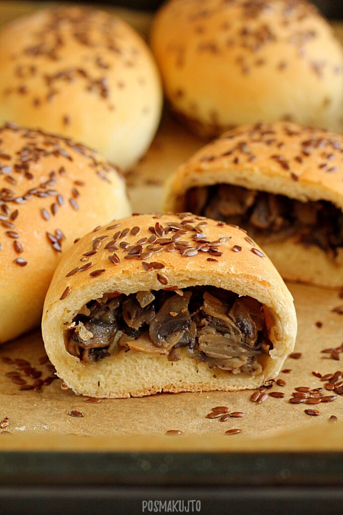 bulki faszerowane pieczarkami
