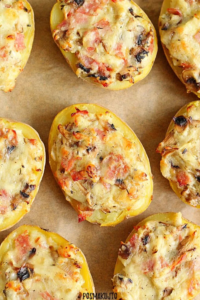 pieczone ziemniaki faszerowane pieczarkami serem salami