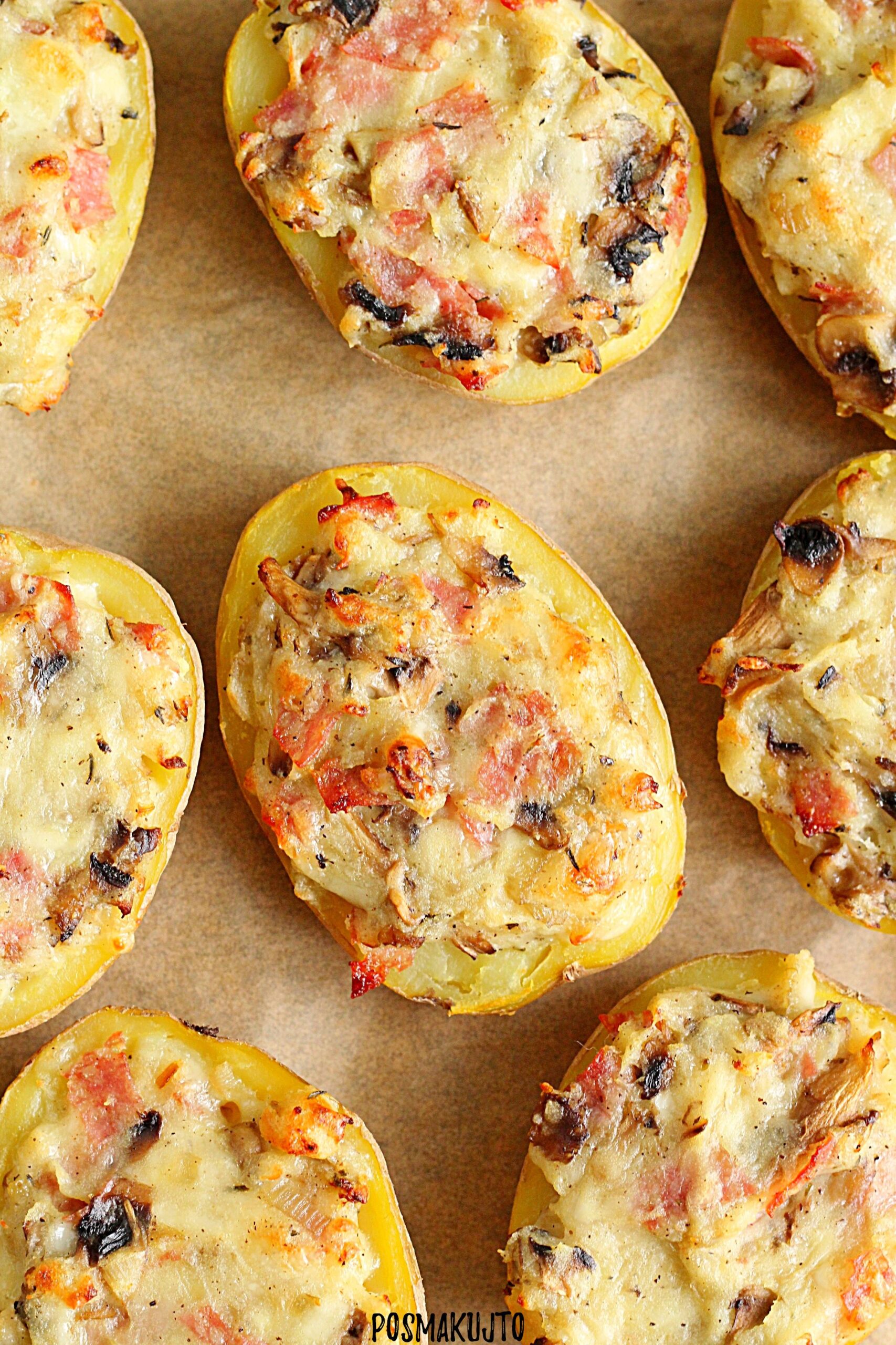 Pieczone ziemniaki faszerowane pieczarkami, serem i salami – prosty przepis