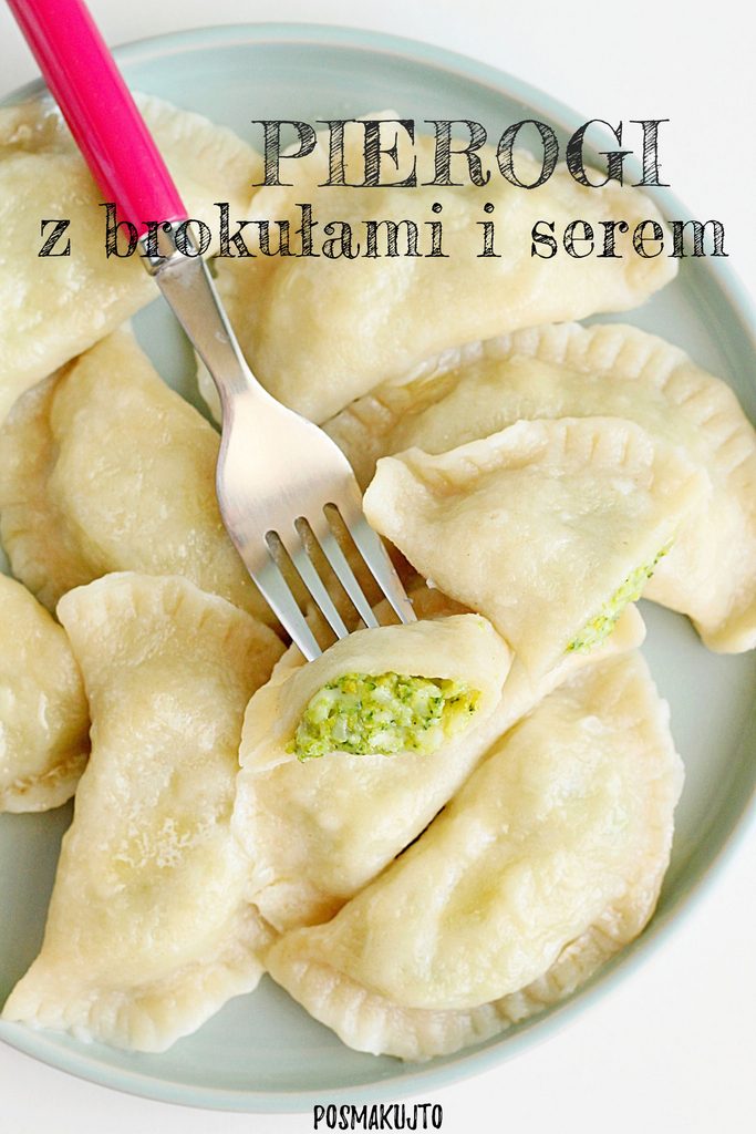 pierogi z brokułami i serem